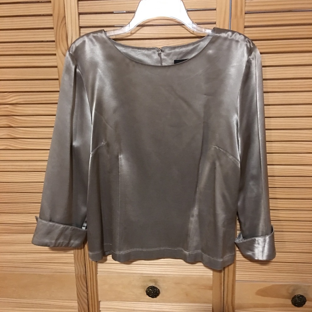 Urban Collection by Jerell - ladies top
